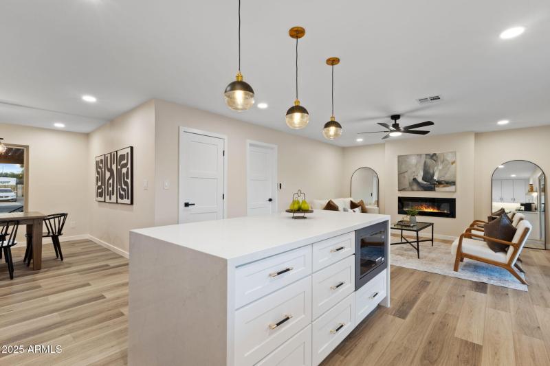 22-web-or-mls-15034-n-54th-st