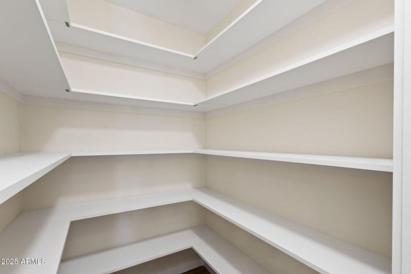 23-web-or-mls-15034-n-54th-st