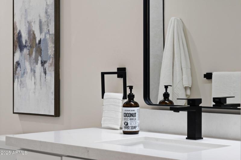 32-web-or-mls-15034-n-54th-st