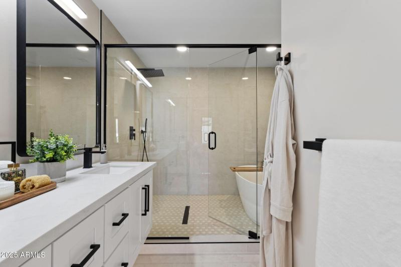 53-web-or-mls-15034-n-54th-st