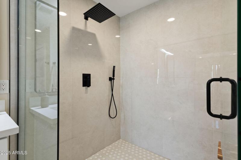 54-web-or-mls-15034-n-54th-st