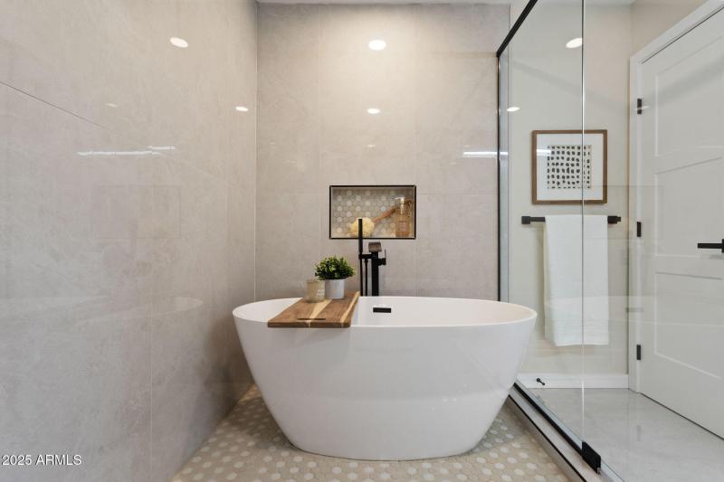 55-web-or-mls-15034-n-54th-st