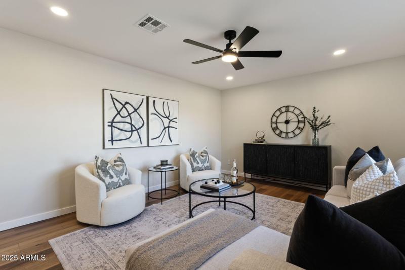 13-web-or-mls-15034-n-54th-st