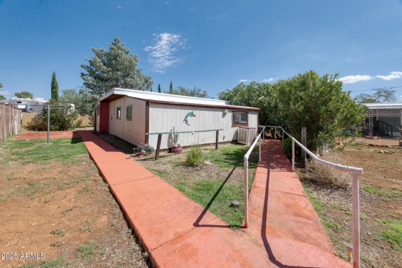 072048-4911East Bevers Street