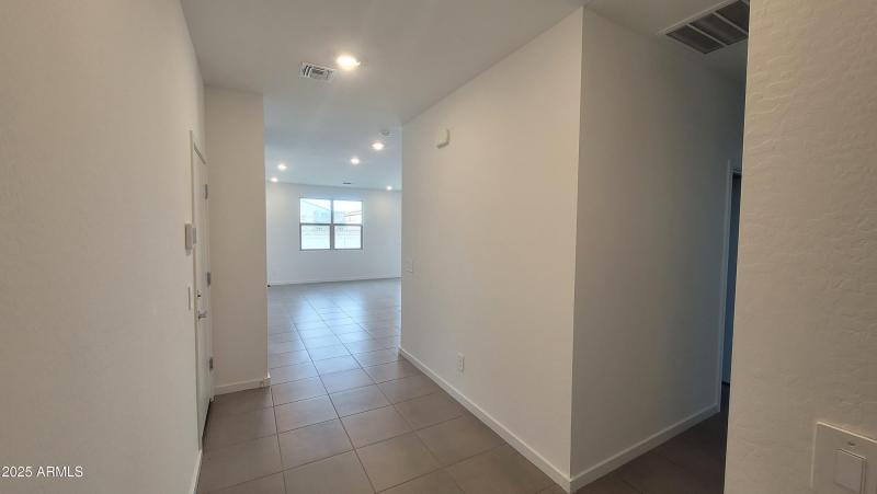 09b572f7-381d-4934-8c6b-ba08a38e0251