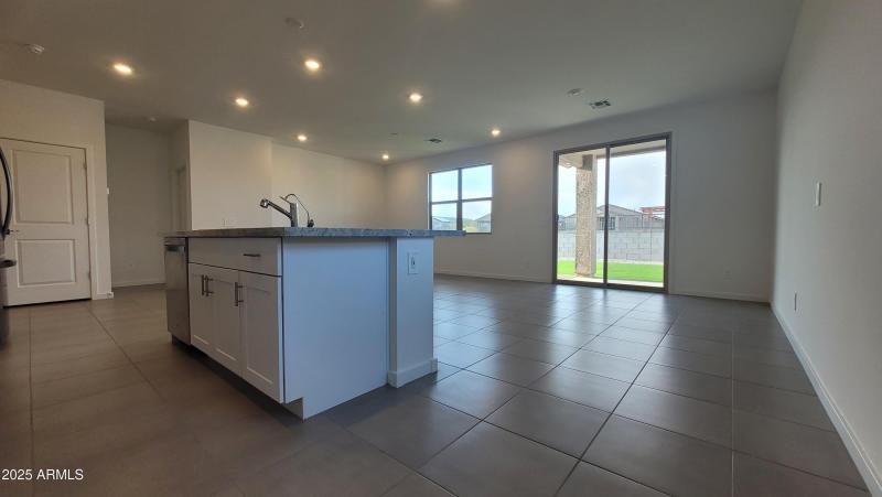 040d00fd-8675-4622-883e-5351643df92d