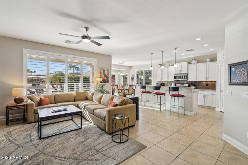 9-web-or-mls-N 155th Dr-04042025-007