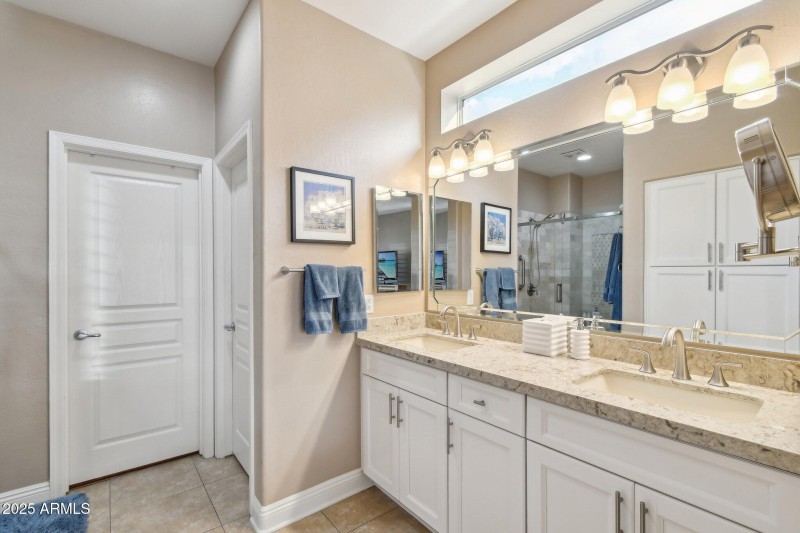 25-web-or-mls-N 155th Dr-04042025-023