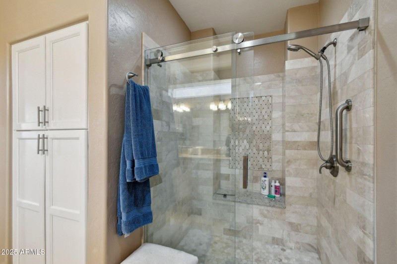 27-web-or-mls-N 155th Dr-04042025-025