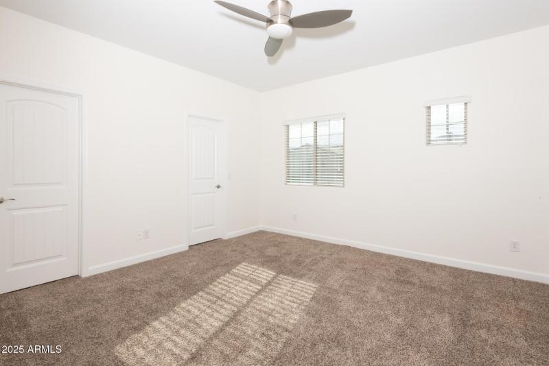 16 Master bedroom (1)