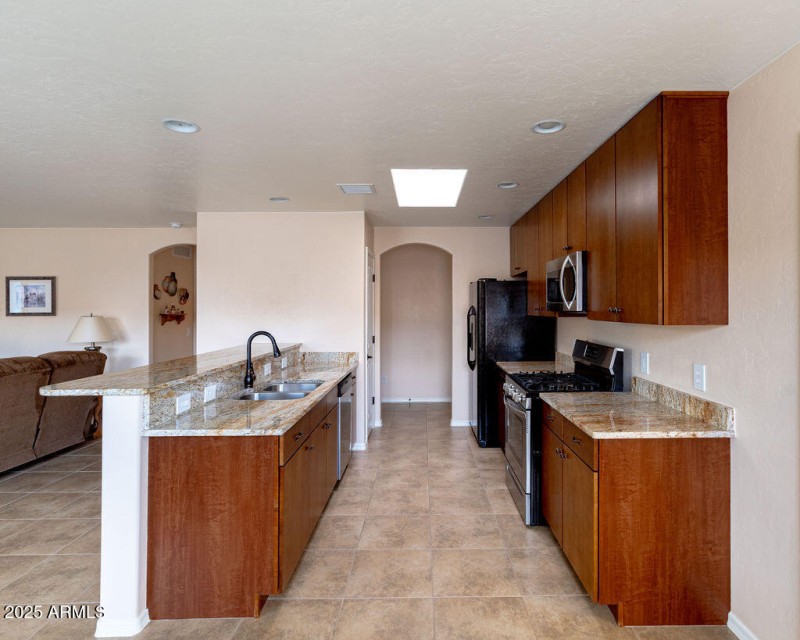 762SClubhouseLn-7