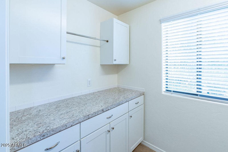 762SClubhouseLn-10