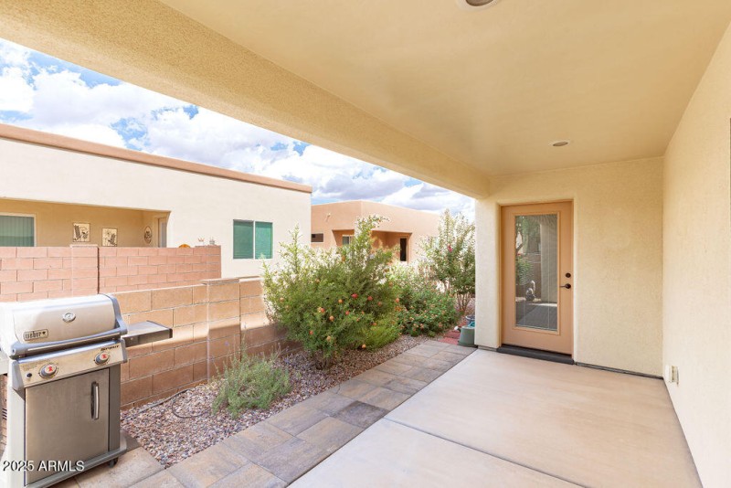 762SClubhouseLn-18