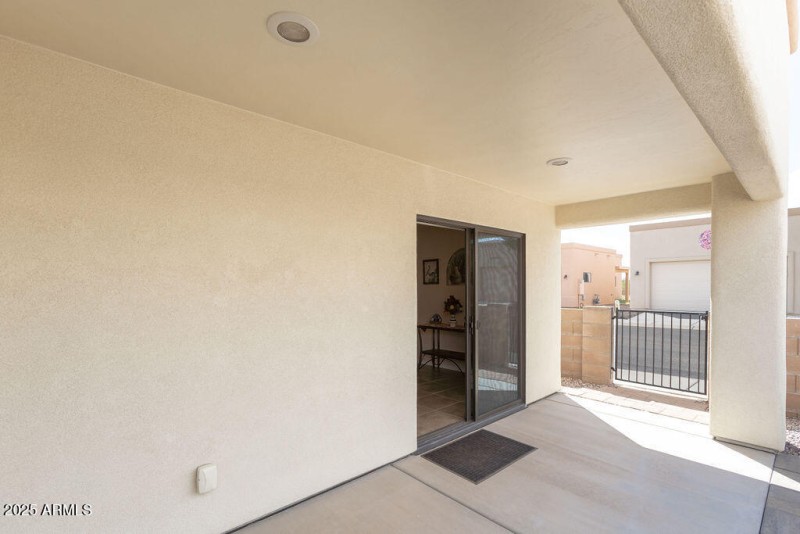 762SClubhouseLn-19