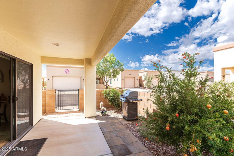762SClubhouseLn-20