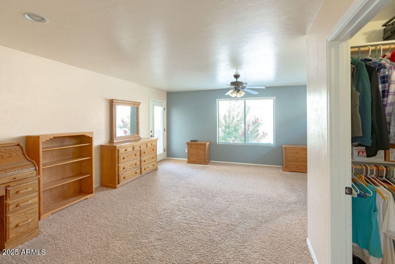 762SClubhouseLn-26