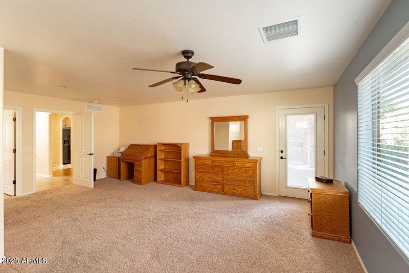 762SClubhouseLn-27