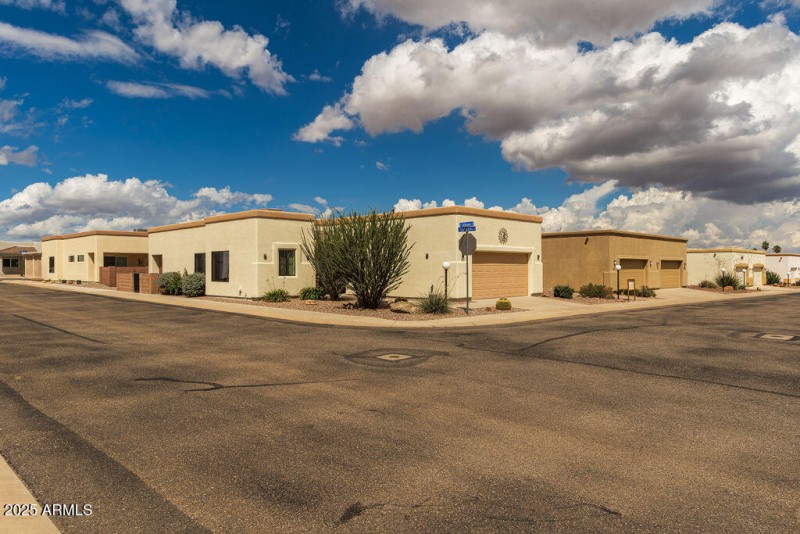 762SClubhouseLn-44