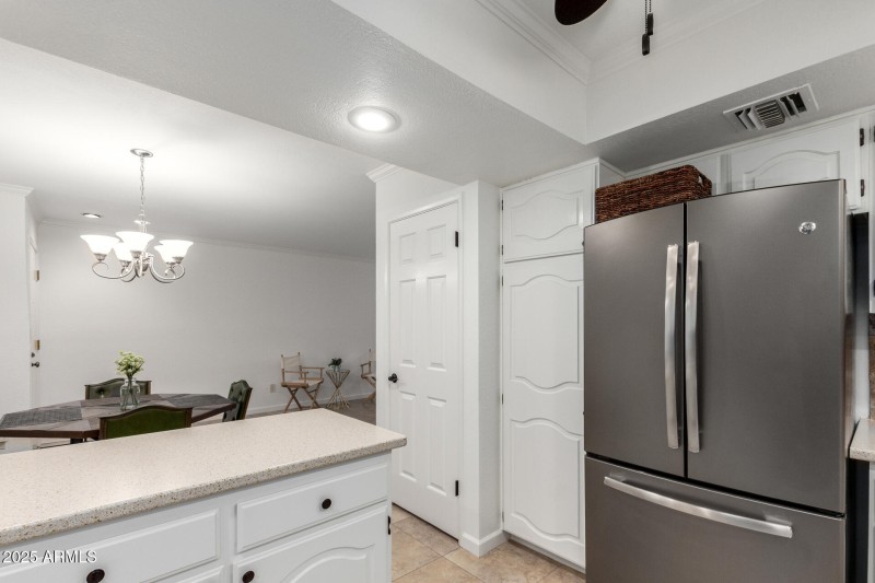 07 - Paradise Village