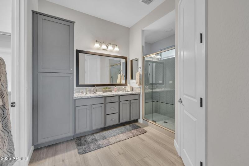 30-web-or-mls-5-print-896A6488