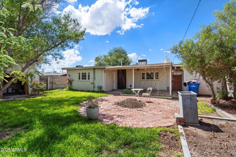 Entertain/ Hang out in the Backyard