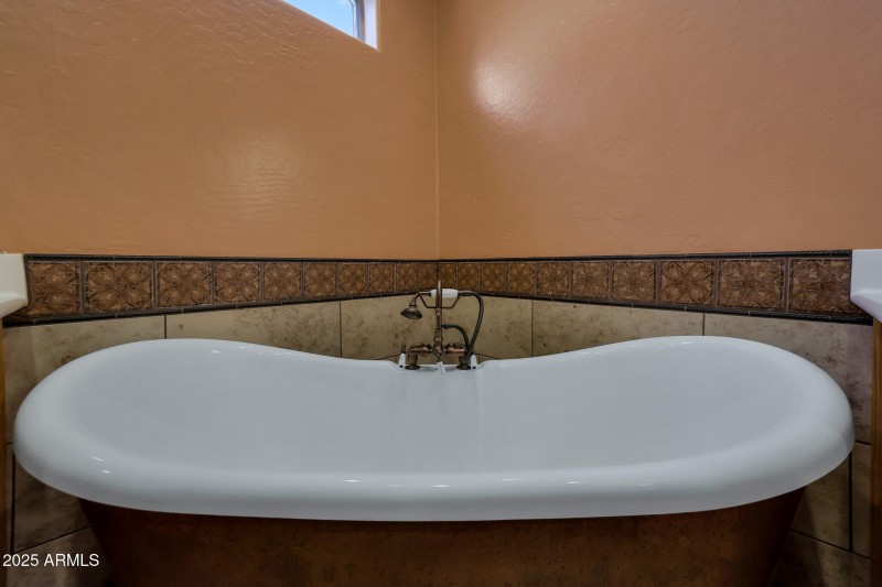 29-12804 W George Ave_main bath3