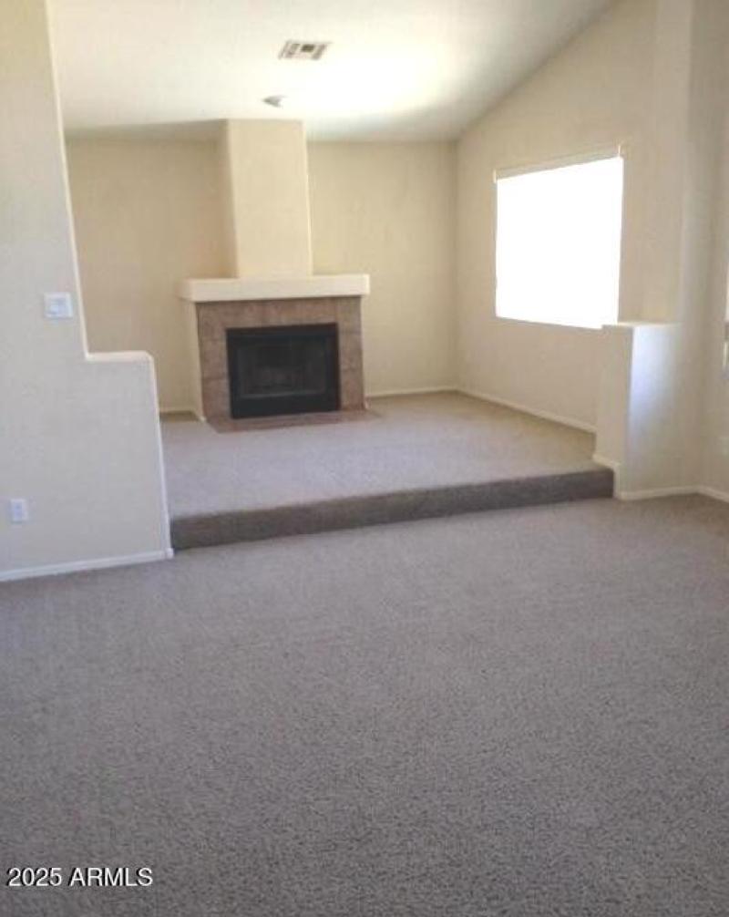 mstr bedroom with sitting area