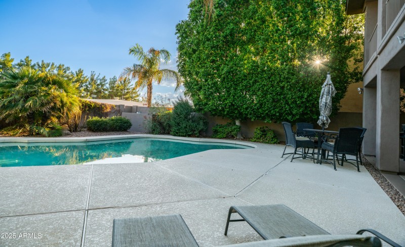 1951 W Bartlett Ct Exterior Photos-10