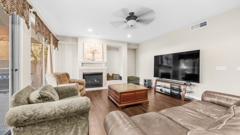 1951 W Bartlett Ct (8)