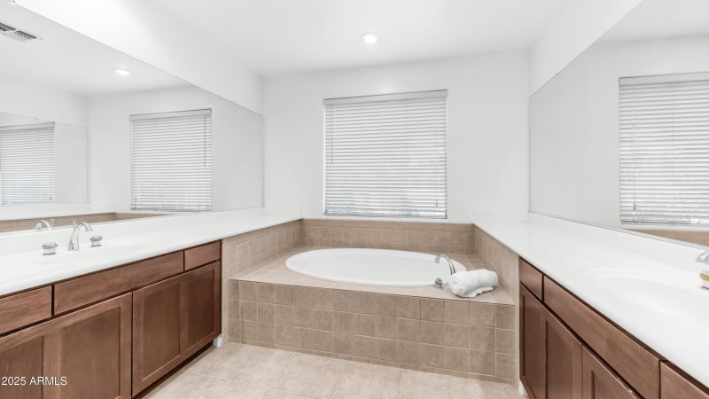 1951 W Bartlett Ct (32)