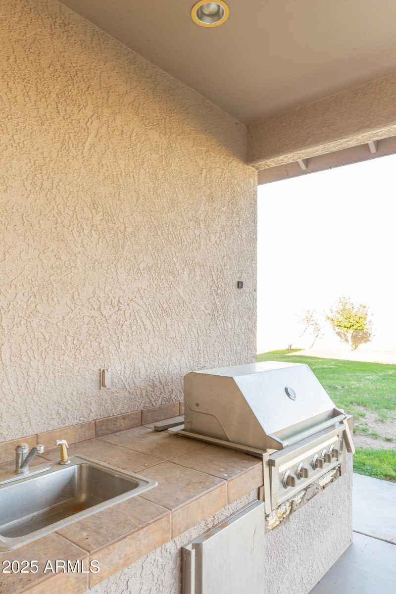 Outdoor Kitchen