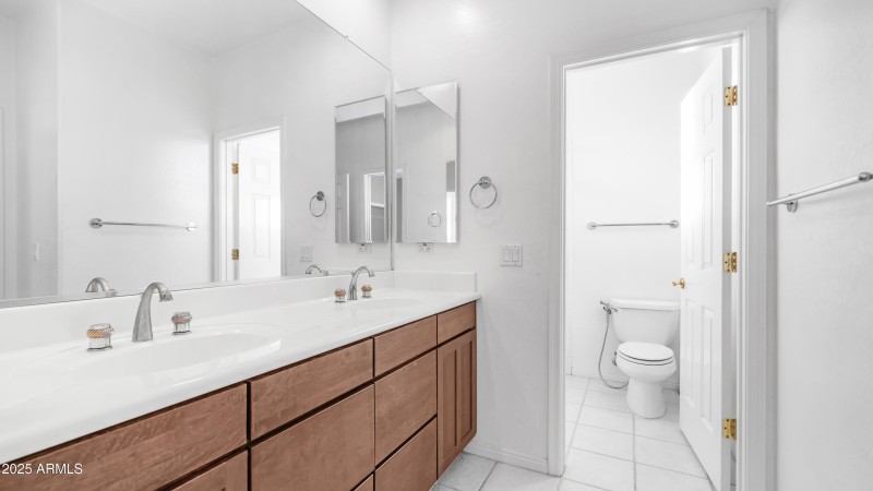 1951 W Bartlett Ct (35)