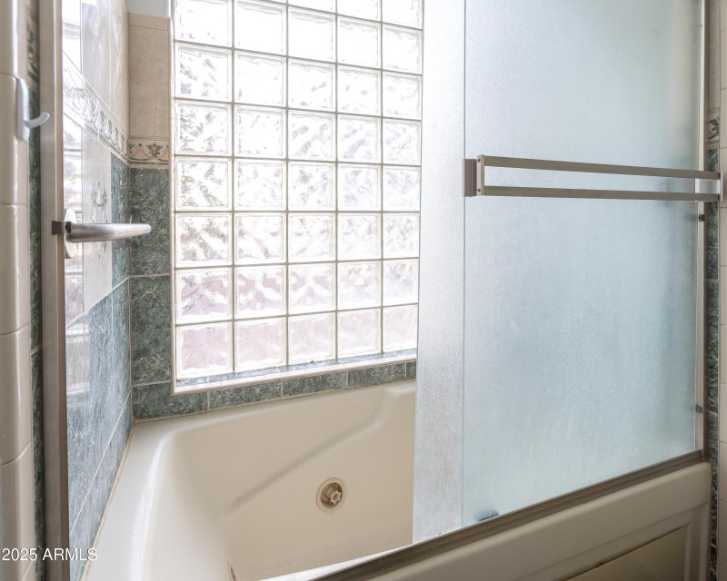 Ensuite Jetted Tub