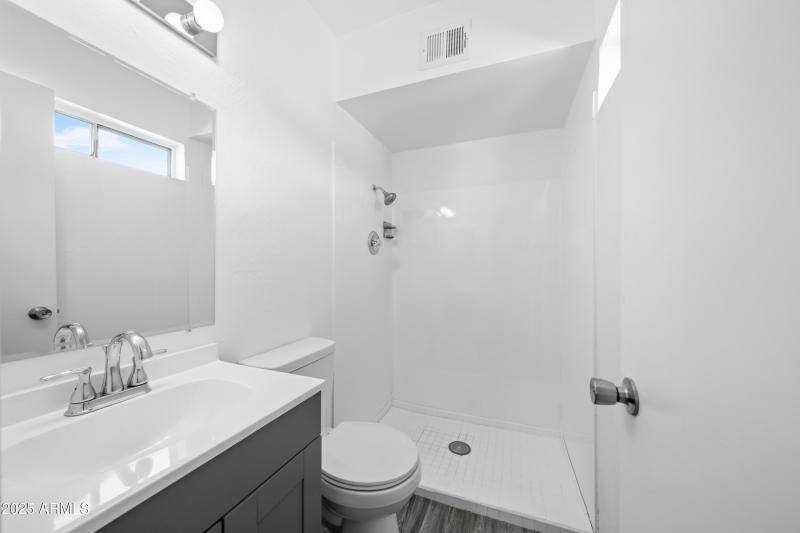 Interior - 1517 Cushman Dr-12