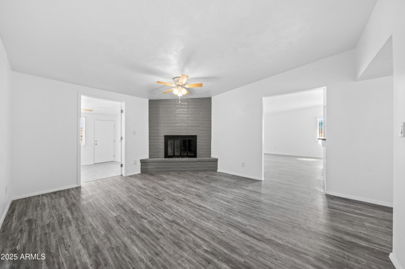 Interior - 1517 Cushman Dr-16