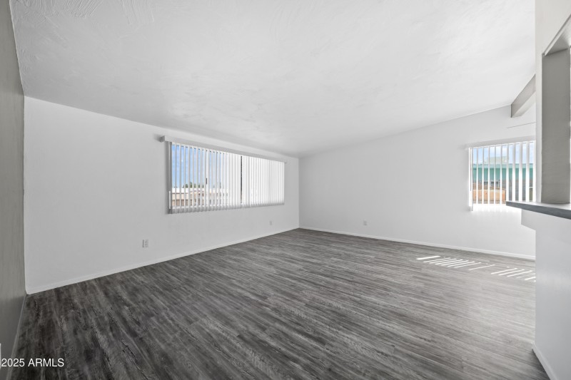 Interior - 1517 Cushman Dr-18