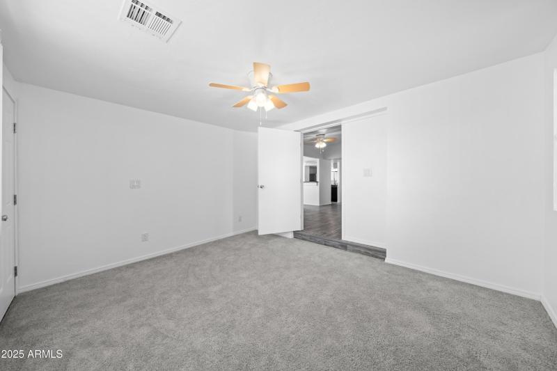 Interior - 1517 Cushman Dr-21