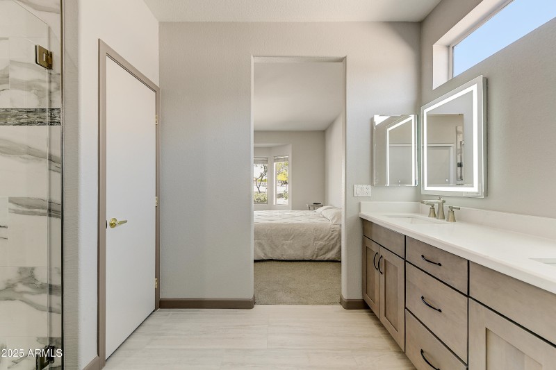 Ensuite Bathroom with Modern Touch