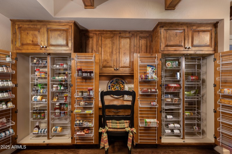 Pullouts/Pantry