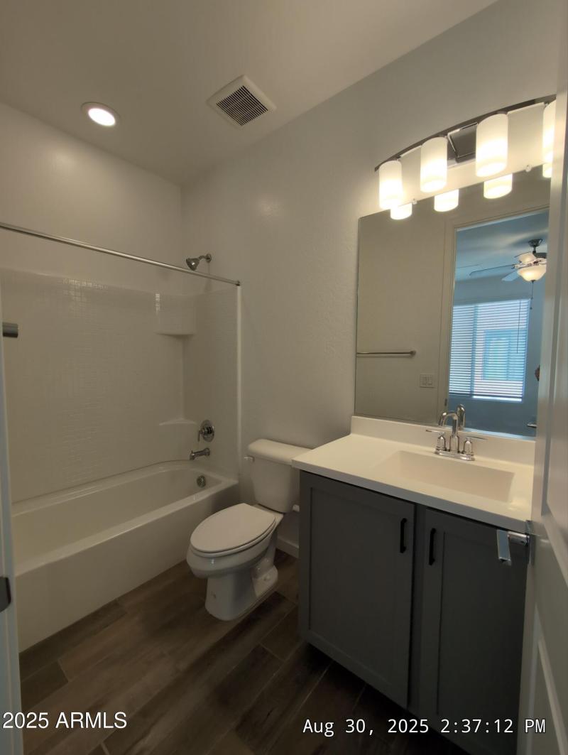 29-Aug 30 2025 04_37pm-E6p8