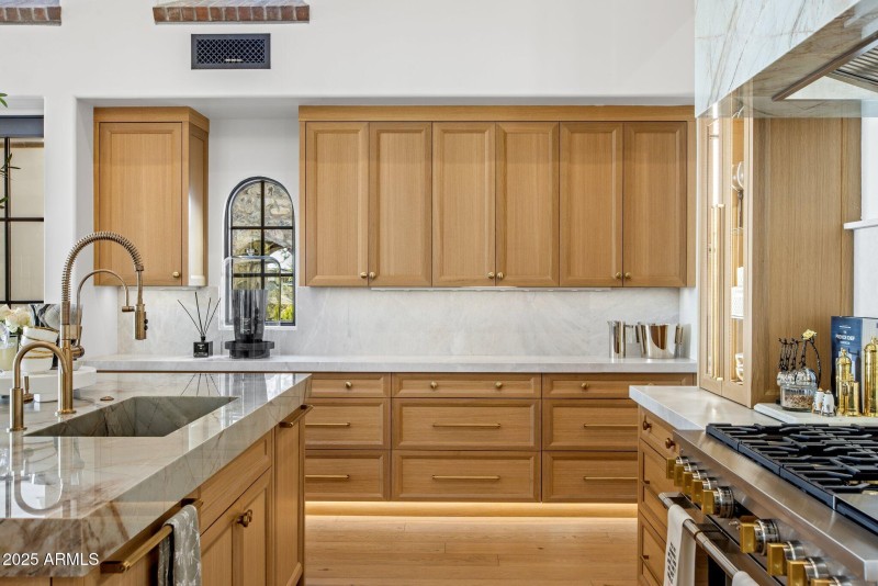 9-web-or-mls-D46A9154 copy