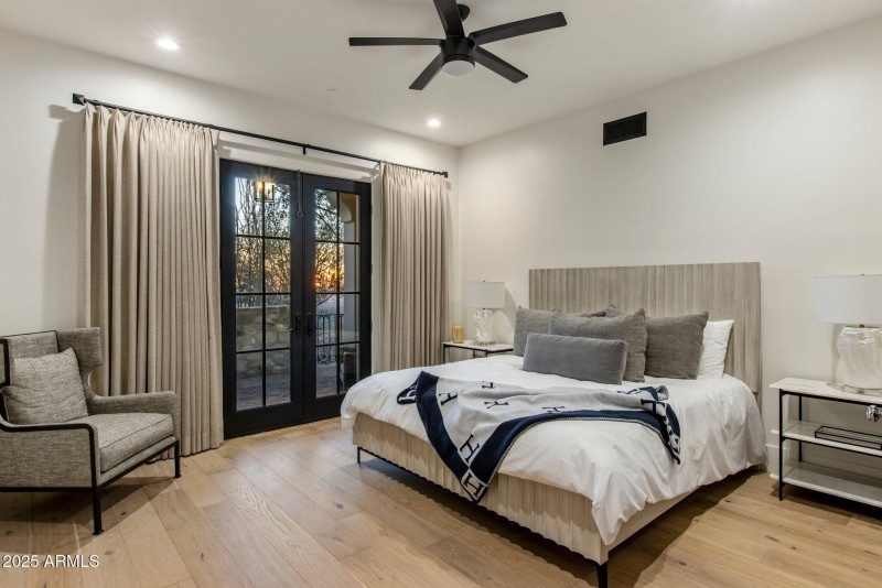 54-web-or-mls-D46A9440