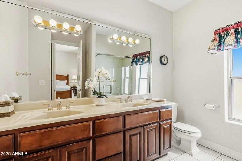 En-Suite Bathroom in Third Bedroom
