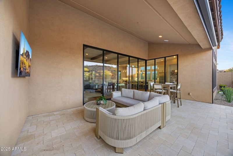 50-web-or-mls-13302-e-ranch-gate-rd