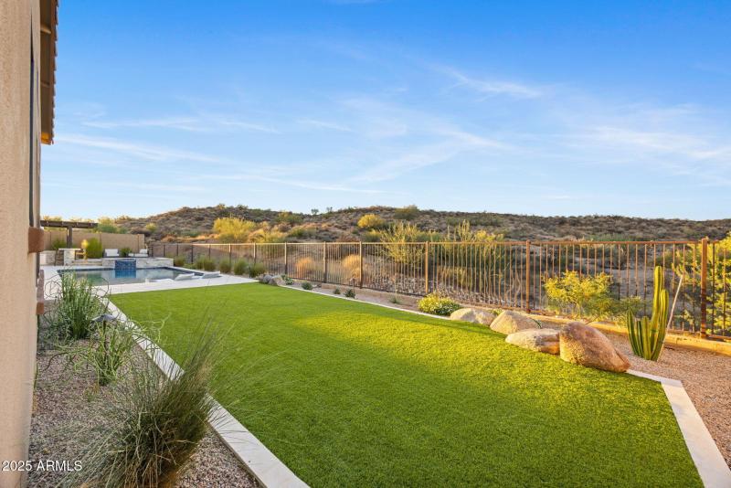 56-web-or-mls-13302-e-ranch-gate-rd