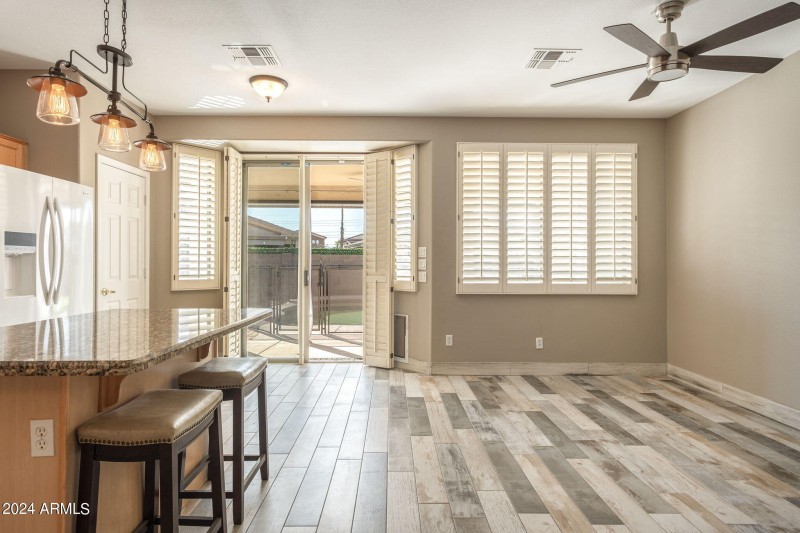 Kitchen w/ Family Room2