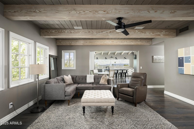 3977 E Paradise View Dr-30