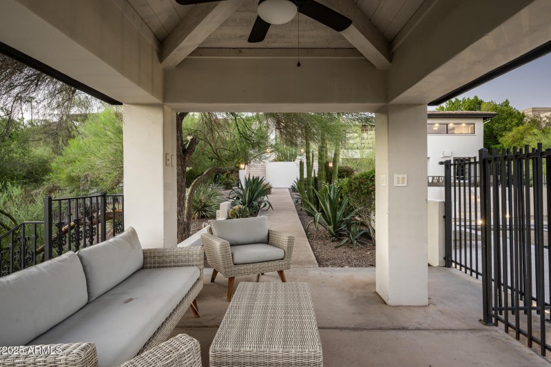 3977 E Paradise View Dr-76