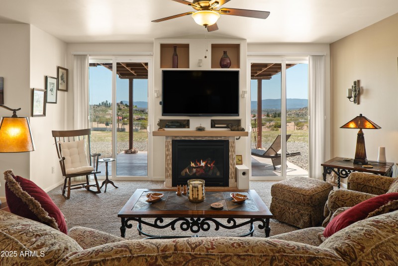 JL_7375SlidingStopLane-interiors-10