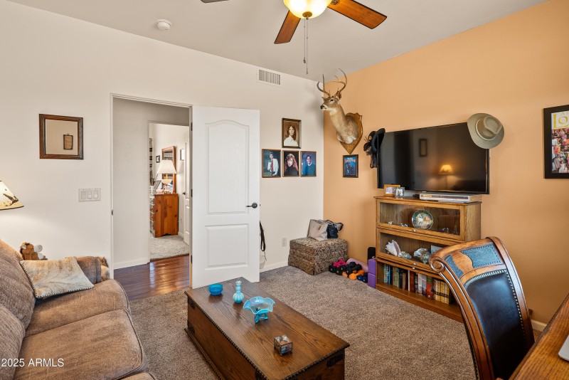 JL_7375SlidingStopLane-interiors-23